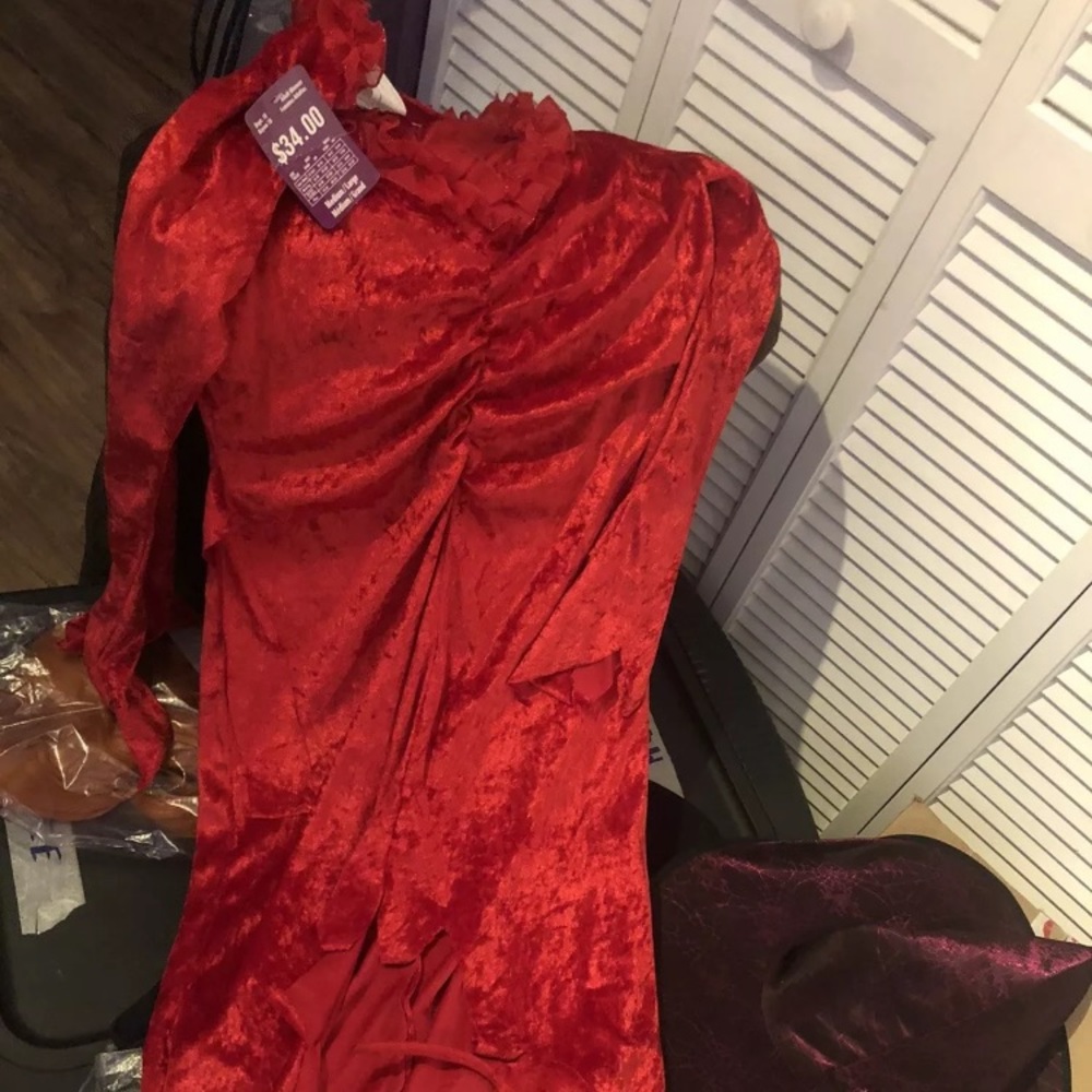 Halloween devil dress horns and cape
